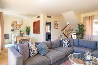 Casa adosada en alquiler en Nueva Andalucía centro en Marbella