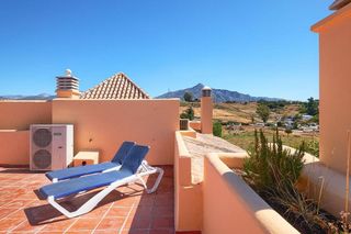 Casa adosada en alquiler en Nueva Andalucía centro en Marbella
