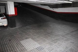 Garaje en venta en Sant Antoni en Barcelona