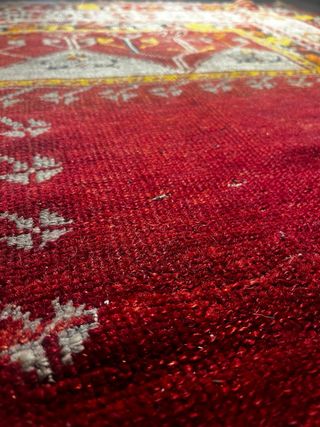 Alfombra antigua de lana. De Turquia