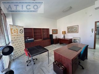 Oficina en venta en Cruz Roja en Sevilla