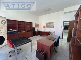 Oficina en venta en Cruz Roja en Sevilla