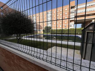 Piso en alquiler en Parque Alcosa - Jardines del Edén en Sevilla