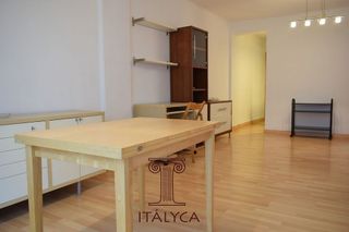 Piso en alquiler en San Julián en Sevilla