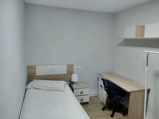 Piso en alquiler en El Plantinar - Felipe II - Tiro de Línea en Sevilla