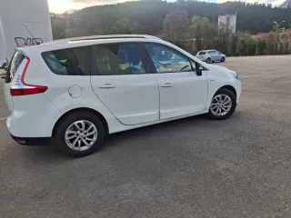 Renault Grand Scenic 2015