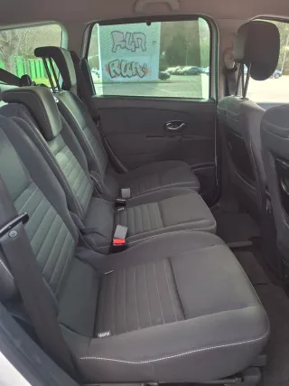 Renault Grand Scenic 2015