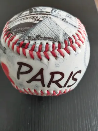 Pelota Béisbol París Corazón Torre Eiffel