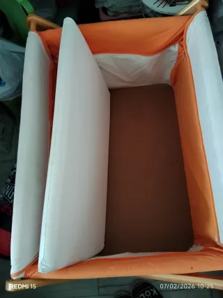 Minicuna madera y textil naranja