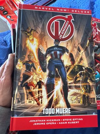 Marvel now! deluxe los vengadores de j. hickman...