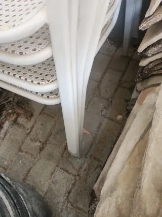 Sillas metálicas blancas (4 unidades)