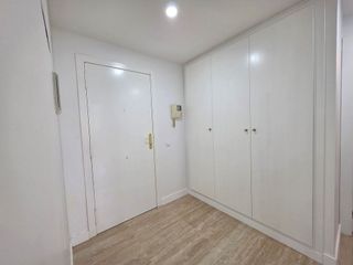 Piso en alquiler en Monserrat