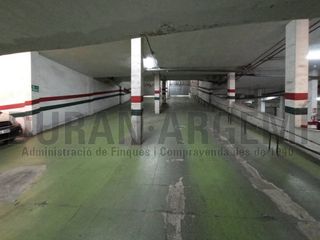Garaje en venta en Cementiri Vell en Terrassa