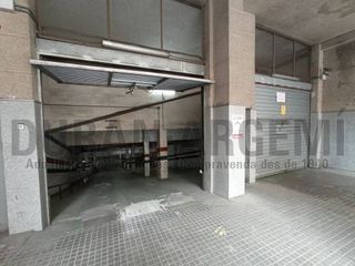 Garaje en venta en Cementiri Vell en Terrassa