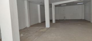 Local comercial en alquiler en Nervión en Sevilla