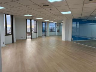 Oficina en alquiler en La Dreta de l'Eixample en Barcelona