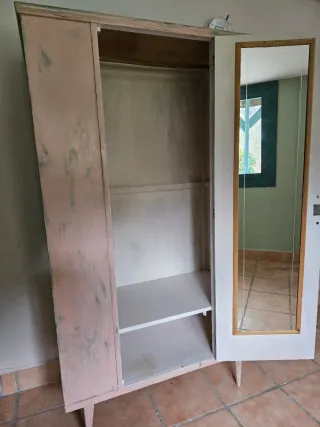 Armario renovado madera rosa y oro