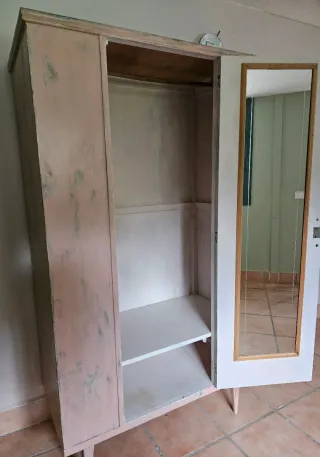 Armario renovado madera rosa y oro