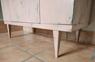 Armario renovado madera rosa y oro