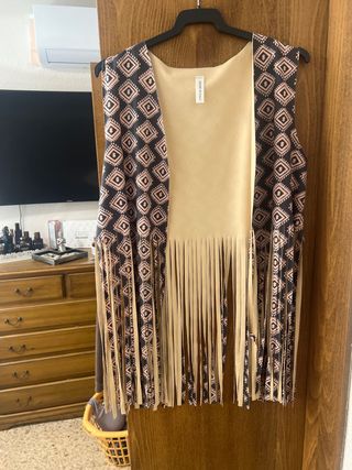 Chaleco de flecos estampado