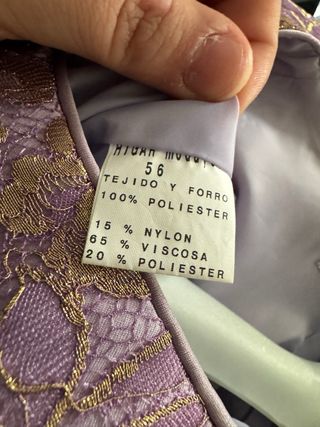 Traje Morado y Dorado