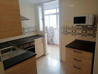 Piso en alquiler en Cruz Roja en Sevilla