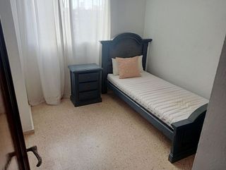 Piso en alquiler en Cruz Roja en Sevilla