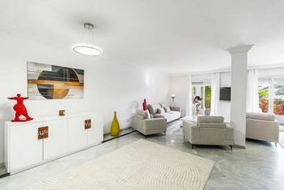 Piso en alquiler en Lomas de Marbella Club - Puente Romano en Marbella