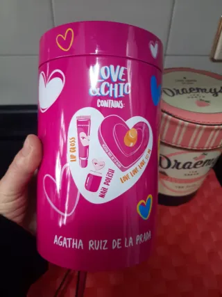 Lata Agatha Ruiz de la Prada e borsa cubo gelato
