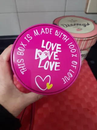 Lata Agatha Ruiz de la Prada e borsa cubo gelato