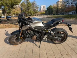 Honda CB650R Naked Plata y Negra