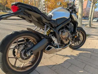 Honda CB650R Naked Plata y Negra