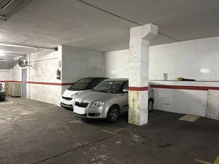 Garaje en venta en Centre en Badalona