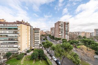 Piso en alquiler en Costillares en Madrid