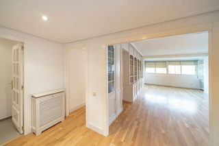 Piso en alquiler en Costillares en Madrid