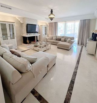 Piso en alquiler en Nueva Andalucía centro en Marbella