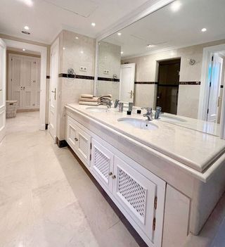 Piso en alquiler en Nueva Andalucía centro en Marbella