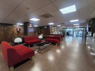 Oficina en alquiler en La Salut en Barcelona