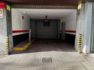 Garaje en venta en Sants en Barcelona
