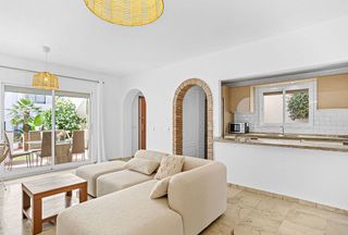 Piso en alquiler en Los Naranjos - Las Brisas en Marbella