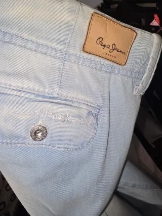 Pantalones nuevos de marca Custo Barcelona.