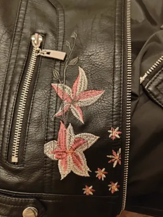 Cazadora Piel Negra Bordada Flores