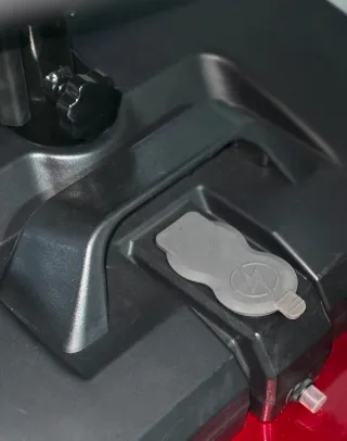 Scooter Eléctrico Rojo y Negro personas mayores