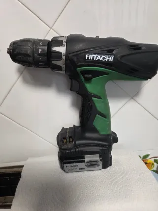 Atornillador,Taladro Percutor Hitachi 14.4V