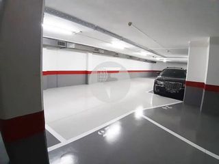 Garaje en venta en Sant Antoni en Barcelona