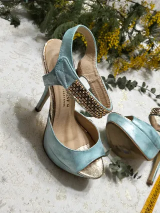 Zapatos de tacón Jerzy Ross azul y dorado