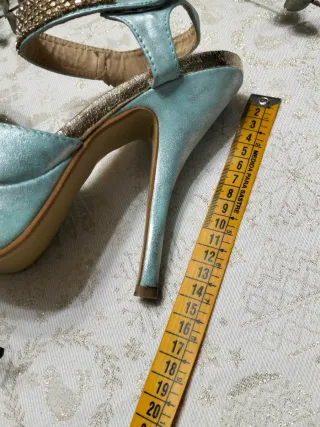 Zapatos de tacón Jerzy Ross azul y dorado