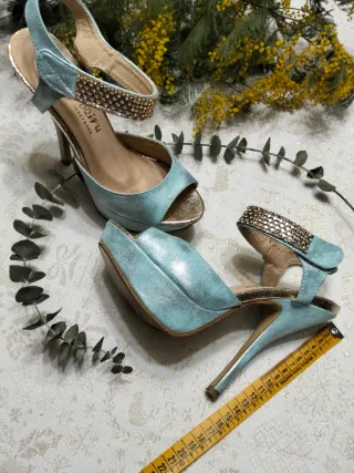 Zapatos de tacón Jerzy Ross azul y dorado