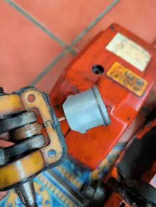 Motosierra Husqvarna 40 Desmontada