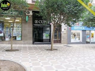 Local comercial en venta en Avda de Madrid - Pº de la Estación en Jaén